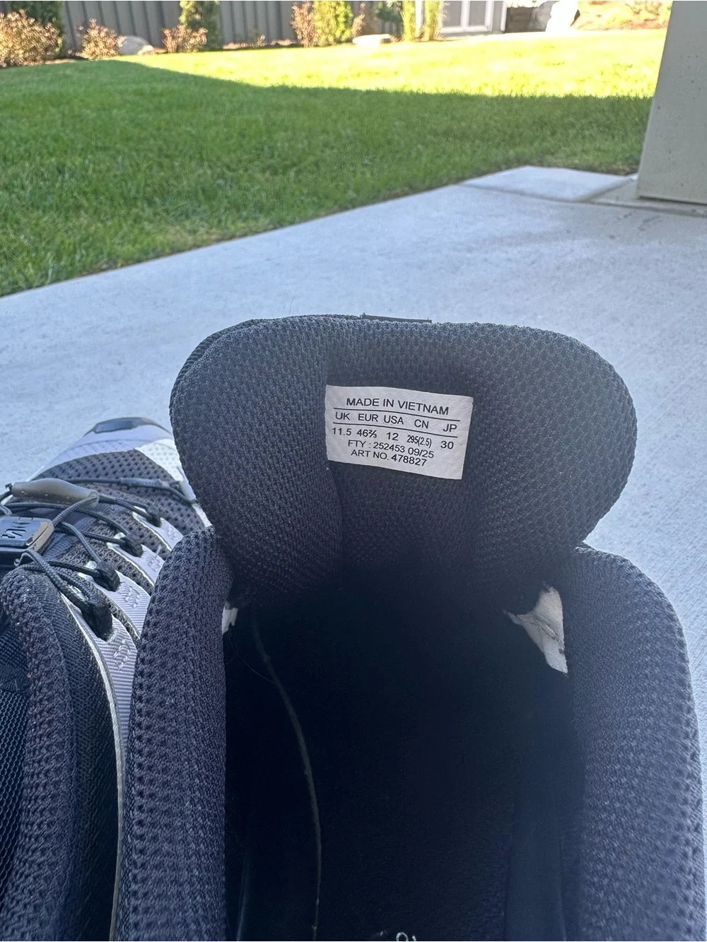 Salomon worn one
